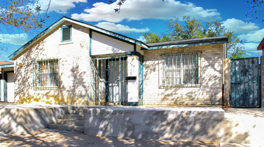 1405 Reagan Dr, Laredo, Texas 78045, 1 Bedroom Bedrooms, 3 Rooms Rooms,1 BathroomBathrooms,Residential,For Rent,1405 Reagan Dr,20255112