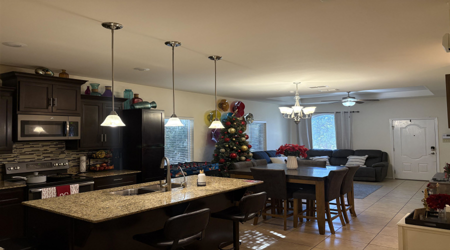 4401 Wild Flower Ave, Laredo, Texas 78045, 3 Bedrooms Bedrooms, 4 Rooms Rooms,2 BathroomsBathrooms,Residential,For Sale,4401 Wild Flower Ave,20255113