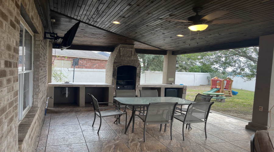 10604 Patron Lp, Laredo, Texas 78045-6525, 3 Bedrooms Bedrooms, 7 Rooms Rooms,2 BathroomsBathrooms,Residential,For Sale,10604 Patron Lp,20255119