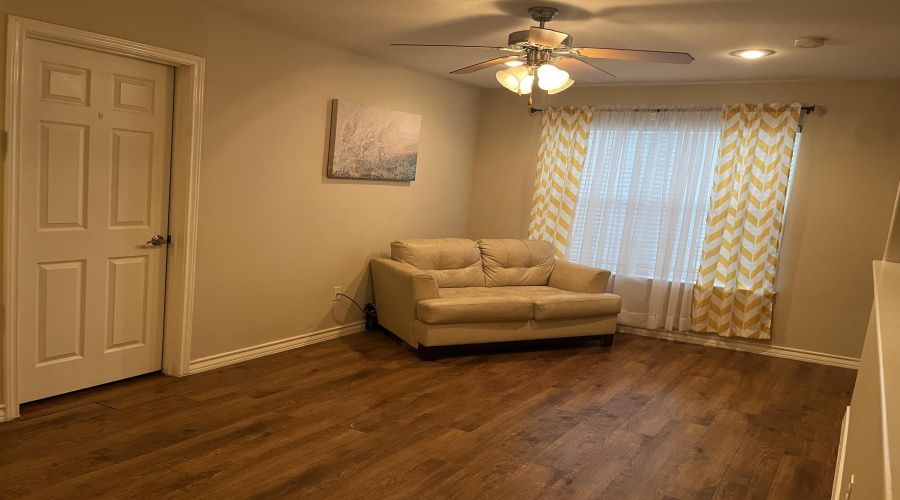 10604 Patron Lp, Laredo, Texas 78045-6525, 3 Bedrooms Bedrooms, 7 Rooms Rooms,2 BathroomsBathrooms,Residential,For Sale,10604 Patron Lp,20255119