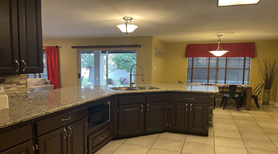 10604 Patron Lp, Laredo, Texas 78045-6525, 3 Bedrooms Bedrooms, 7 Rooms Rooms,2 BathroomsBathrooms,Residential,For Sale,10604 Patron Lp,20255119