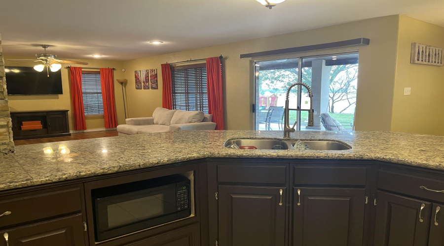 10604 Patron Lp, Laredo, Texas 78045-6525, 3 Bedrooms Bedrooms, 7 Rooms Rooms,2 BathroomsBathrooms,Residential,For Sale,10604 Patron Lp,20255119