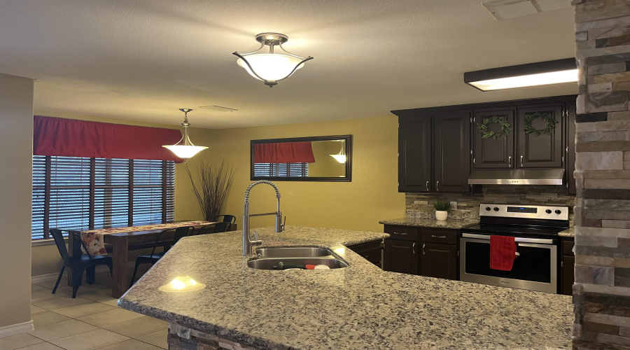 10604 Patron Lp, Laredo, Texas 78045-6525, 3 Bedrooms Bedrooms, 7 Rooms Rooms,2 BathroomsBathrooms,Residential,For Sale,10604 Patron Lp,20255119