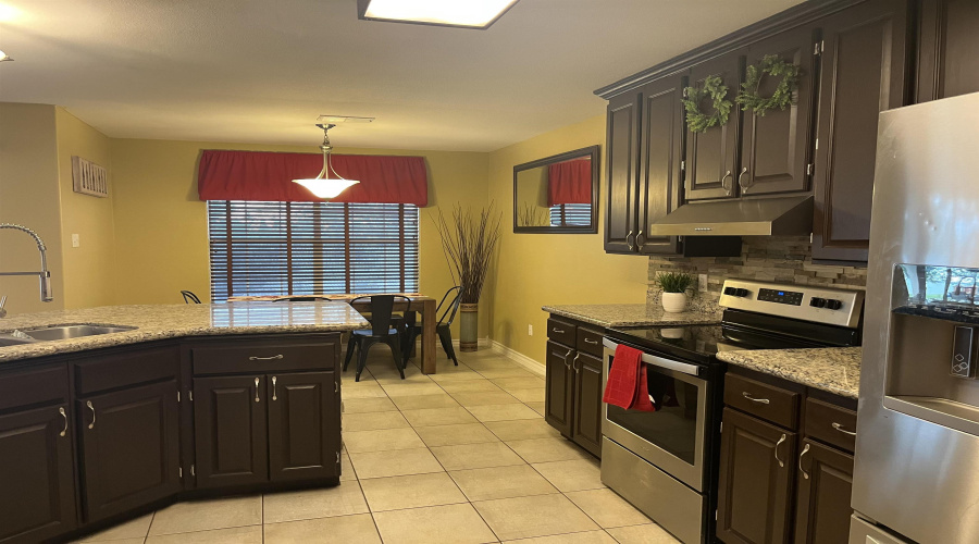 10604 Patron Lp, Laredo, Texas 78045-6525, 3 Bedrooms Bedrooms, 7 Rooms Rooms,2 BathroomsBathrooms,Residential,For Sale,10604 Patron Lp,20255119