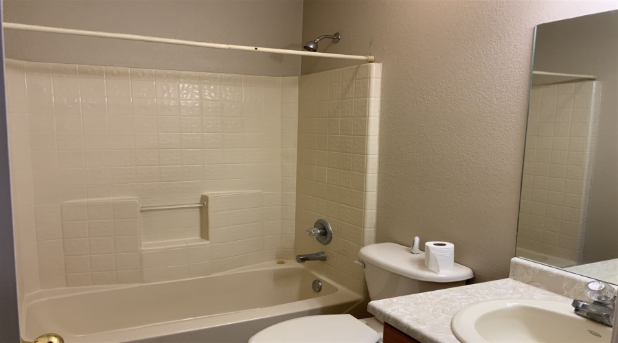 2630 Comal Lp, Laredo, Texas 78046-6964, 3 Bedrooms Bedrooms, 6 Rooms Rooms,2 BathroomsBathrooms,Residential,For Rent,2630 Comal Lp,20255122