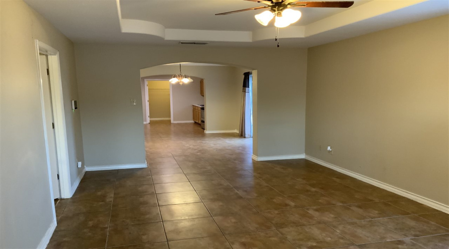 2630 Comal Lp, Laredo, Texas 78046-6964, 3 Bedrooms Bedrooms, 6 Rooms Rooms,2 BathroomsBathrooms,Residential,For Rent,2630 Comal Lp,20255122