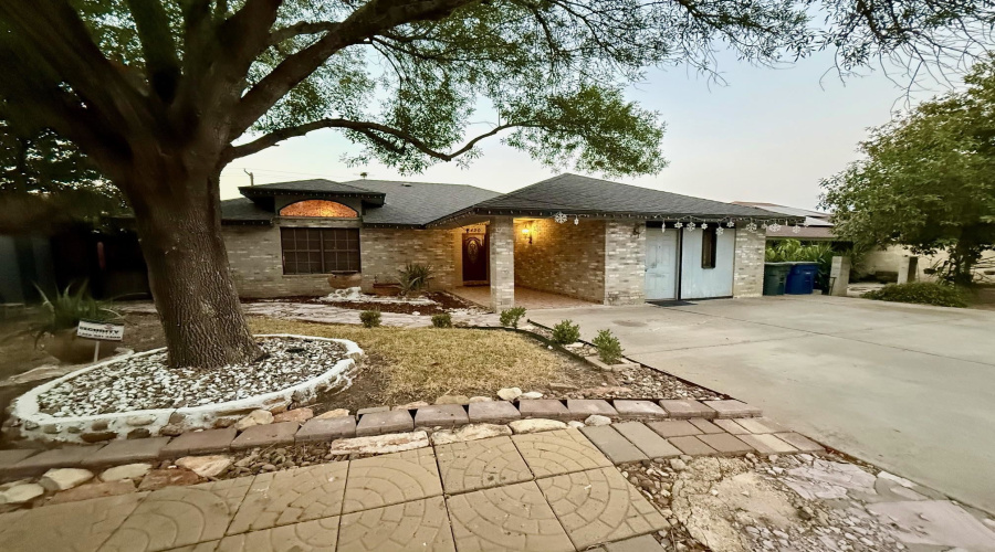 1420 Longhorn Dr, Laredo, Texas 78045, 4 Bedrooms Bedrooms, 6 Rooms Rooms,3 BathroomsBathrooms,Residential,For Sale,1420 Longhorn Dr,20255125