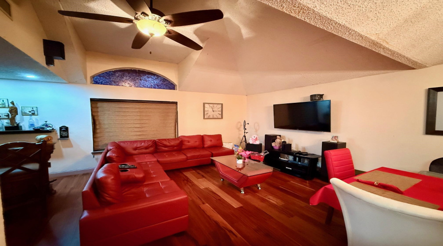 1420 Longhorn Dr, Laredo, Texas 78045, 4 Bedrooms Bedrooms, 6 Rooms Rooms,3 BathroomsBathrooms,Residential,For Sale,1420 Longhorn Dr,20255125