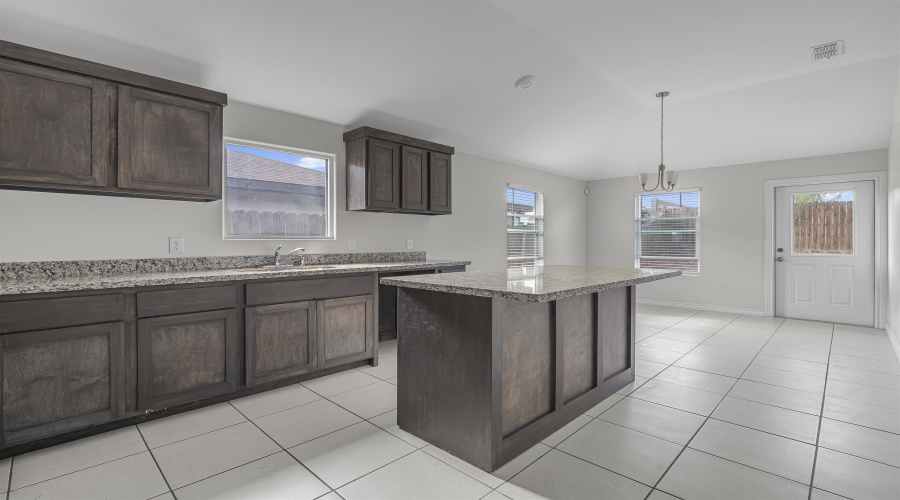 3018 Bluebell Ct., Laredo, Texas 78046, 4 Bedrooms Bedrooms, 5 Rooms Rooms,2 BathroomsBathrooms,Residential,For Sale,3018 Bluebell Ct.,20254028