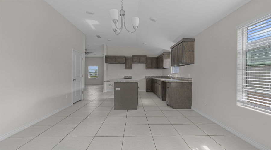 3018 Bluebell Ct., Laredo, Texas 78046, 4 Bedrooms Bedrooms, 5 Rooms Rooms,2 BathroomsBathrooms,Residential,For Sale,3018 Bluebell Ct.,20254028