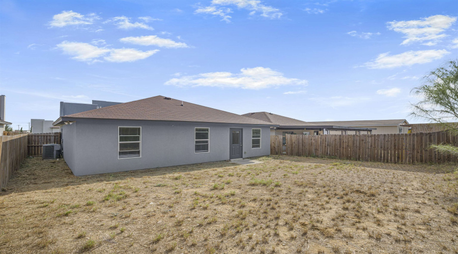 3018 Bluebell Ct., Laredo, Texas 78046, 4 Bedrooms Bedrooms, 5 Rooms Rooms,2 BathroomsBathrooms,Residential,For Sale,3018 Bluebell Ct.,20254028