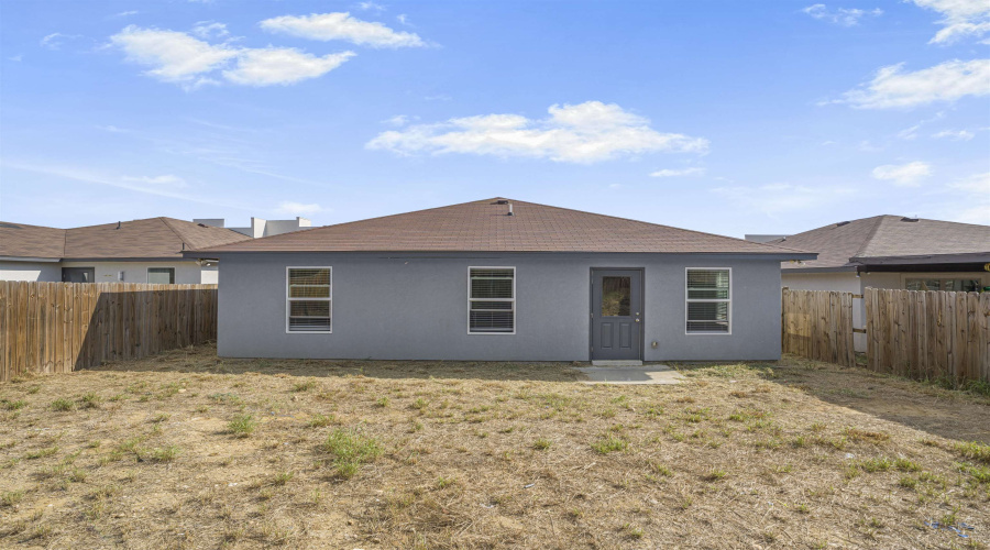 3018 Bluebell Ct., Laredo, Texas 78046, 4 Bedrooms Bedrooms, 5 Rooms Rooms,2 BathroomsBathrooms,Residential,For Sale,3018 Bluebell Ct.,20254028