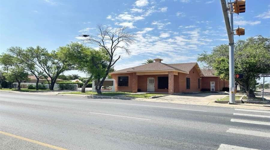 1501 Chihuahua St, Laredo, Texas 78040, 1 Room Rooms,2 BathroomsBathrooms,Commercial retail/office,For Rent,1501 Chihuahua St,20255129