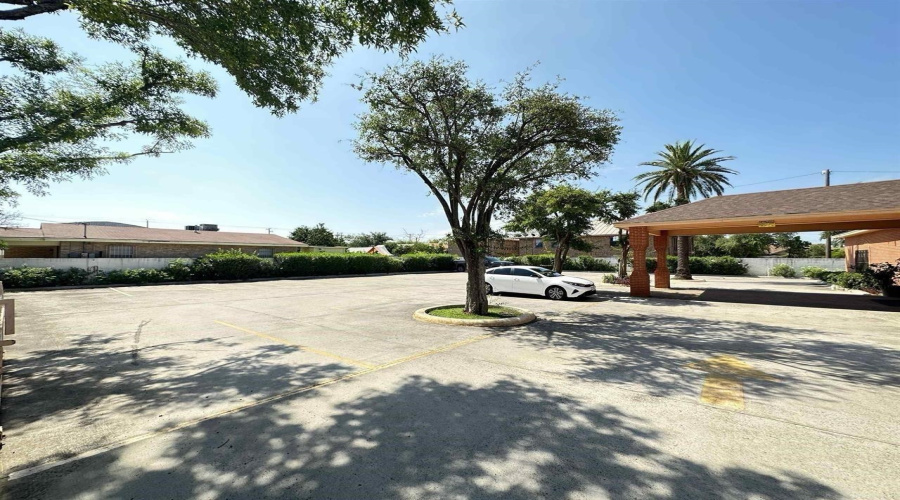 1501 Chihuahua St, Laredo, Texas 78040, 1 Room Rooms,2 BathroomsBathrooms,Commercial retail/office,For Rent,1501 Chihuahua St,20255130