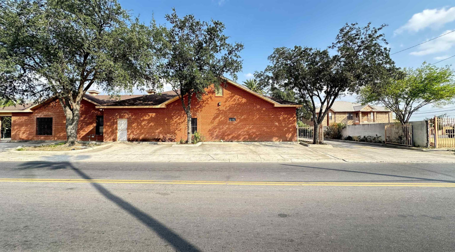 1501 Chihuahua St, Laredo, Texas 78040, 1 Room Rooms,1 BathroomBathrooms,Commercial retail/office,For Rent,1501 Chihuahua St,20255131