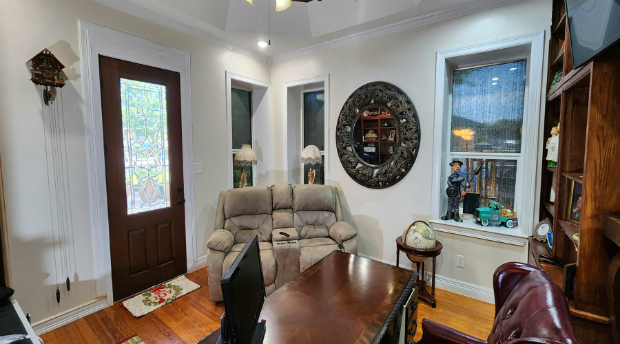 1219 Market St, Laredo, Texas 78040-8843, 5 Bedrooms Bedrooms, 9 Rooms Rooms,3 BathroomsBathrooms,Residential,For Sale,1219 Market St,20255134