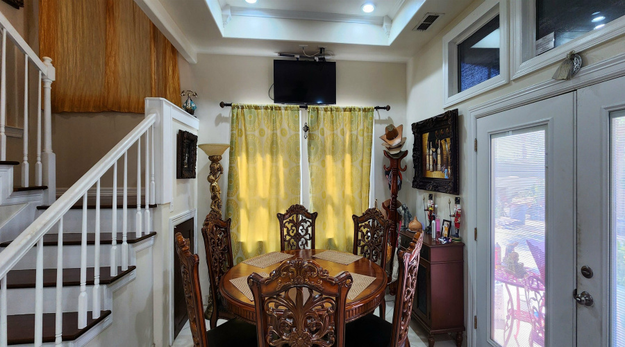 1219 Market St, Laredo, Texas 78040-8843, 5 Bedrooms Bedrooms, 9 Rooms Rooms,3 BathroomsBathrooms,Residential,For Sale,1219 Market St,20255134