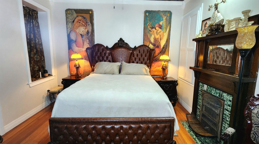 1219 Market St, Laredo, Texas 78040-8843, 5 Bedrooms Bedrooms, 9 Rooms Rooms,3 BathroomsBathrooms,Residential,For Sale,1219 Market St,20255134