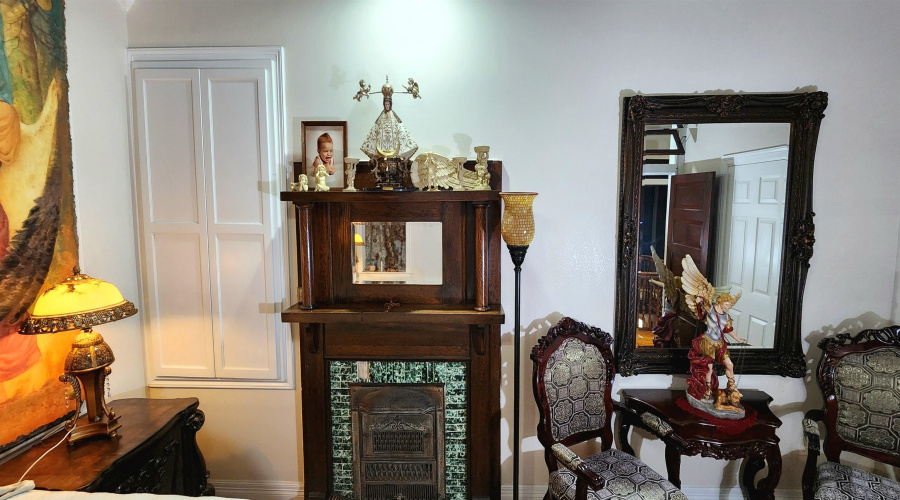 1219 Market St, Laredo, Texas 78040-8843, 5 Bedrooms Bedrooms, 9 Rooms Rooms,3 BathroomsBathrooms,Residential,For Sale,1219 Market St,20255134