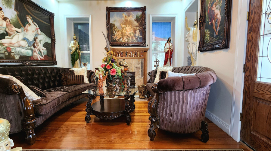 1219 Market St, Laredo, Texas 78040-8843, 5 Bedrooms Bedrooms, 9 Rooms Rooms,3 BathroomsBathrooms,Residential,For Sale,1219 Market St,20255134