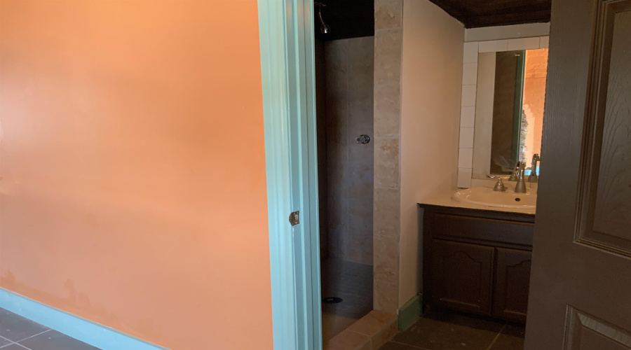 1508 Lincoln St, LAREDO, Texas 78040, 1 Room Rooms,2 BathroomsBathrooms,Commercial retail/office,For Rent,1508 Lincoln St,20255143