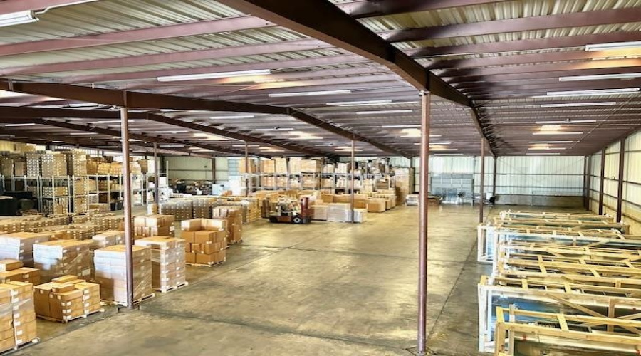 8519 Las Cruces Dr, LAREDO, Texas 78045, 1 Bedroom Bedrooms, 11 Rooms Rooms,2 BathroomsBathrooms,Commercial/industrial,For Rent,8519 Las Cruces Dr,20255135