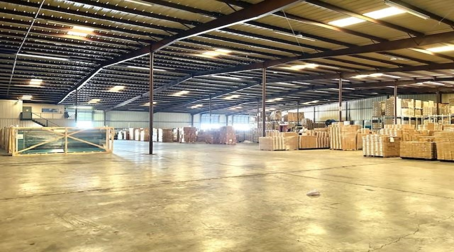 8519 Las Cruces Dr, LAREDO, Texas 78045, 1 Bedroom Bedrooms, 11 Rooms Rooms,2 BathroomsBathrooms,Commercial/industrial,For Rent,8519 Las Cruces Dr,20255135