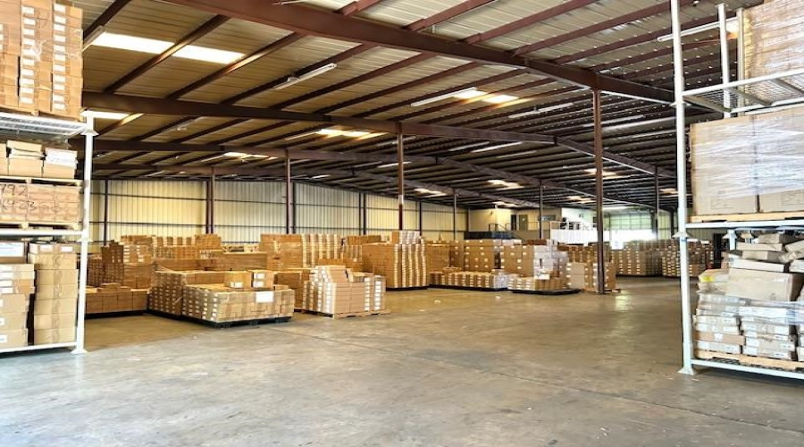 8519 Las Cruces Dr, LAREDO, Texas 78045, 1 Bedroom Bedrooms, 11 Rooms Rooms,2 BathroomsBathrooms,Commercial/industrial,For Rent,8519 Las Cruces Dr,20255135