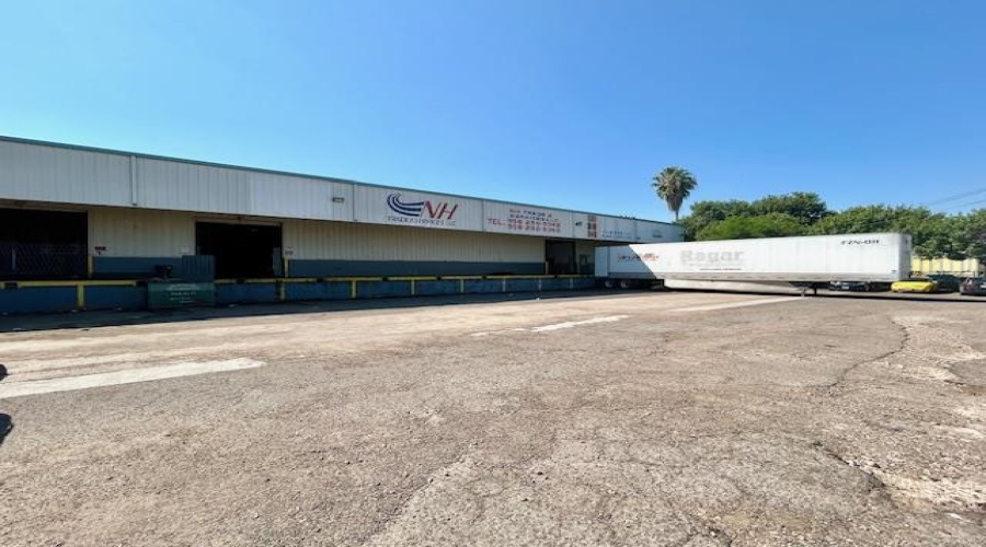 8519 Las Cruces Dr, LAREDO, Texas 78045, 1 Bedroom Bedrooms, 11 Rooms Rooms,2 BathroomsBathrooms,Commercial/industrial,For Rent,8519 Las Cruces Dr,20255135