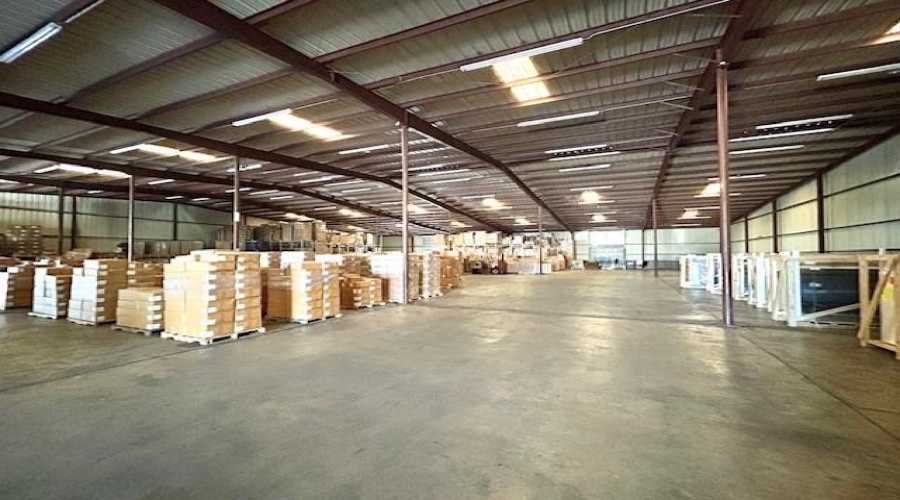 8519 Las Cruces Dr, LAREDO, Texas 78045, 1 Bedroom Bedrooms, 11 Rooms Rooms,2 BathroomsBathrooms,Commercial/industrial,For Rent,8519 Las Cruces Dr,20255135