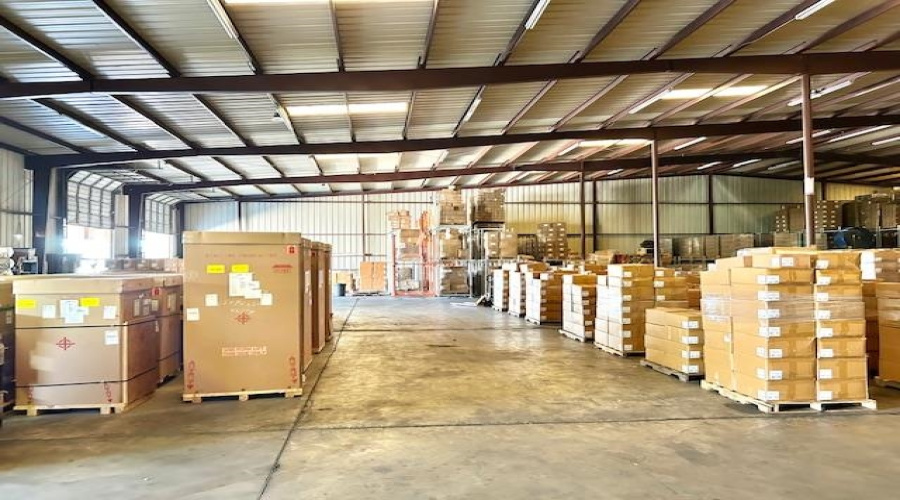 8519 Las Cruces Dr, LAREDO, Texas 78045, 1 Bedroom Bedrooms, 11 Rooms Rooms,2 BathroomsBathrooms,Commercial/industrial,For Rent,8519 Las Cruces Dr,20255135