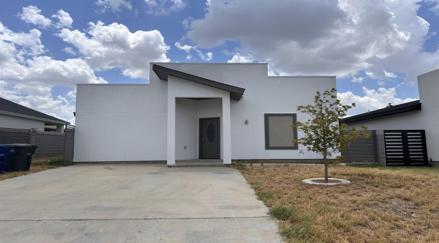 1615 Doctora Eve Perez Ln, LAREDO, Texas 78046, 3 Bedrooms Bedrooms, 4 Rooms Rooms,2 BathroomsBathrooms,Residential,For Rent,1615 Doctora Eve Perez Ln,20255136