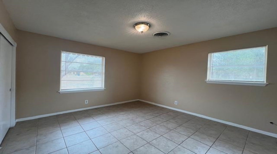 407 Amhurst Rd, Laredo, Texas 78045, 3 Bedrooms Bedrooms, 6 Rooms Rooms,2 BathroomsBathrooms,Residential,For Rent,407 Amhurst Rd,20255138