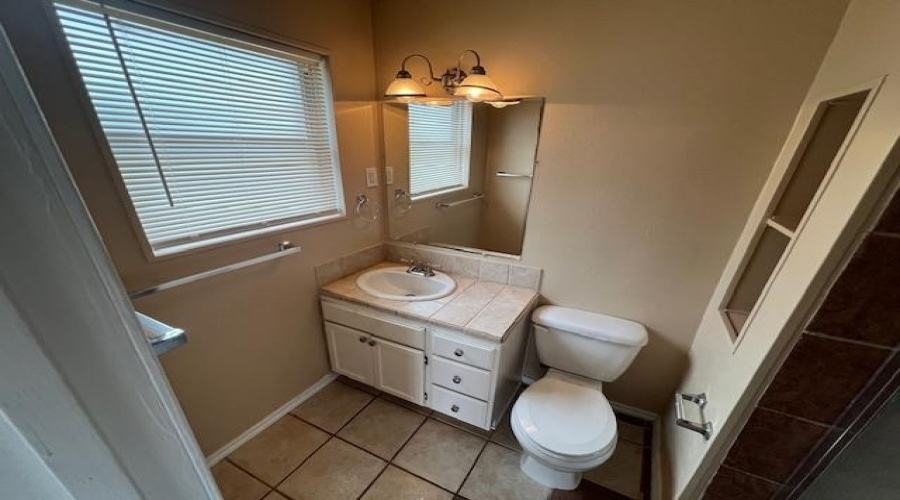 407 Amhurst Rd, Laredo, Texas 78045, 3 Bedrooms Bedrooms, 6 Rooms Rooms,2 BathroomsBathrooms,Residential,For Rent,407 Amhurst Rd,20255138