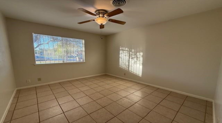 507 Beverly Dr, Laredo, Texas 78045, 3 Bedrooms Bedrooms, 7 Rooms Rooms,2 BathroomsBathrooms,Residential,For Sale,507 Beverly Dr,20255139