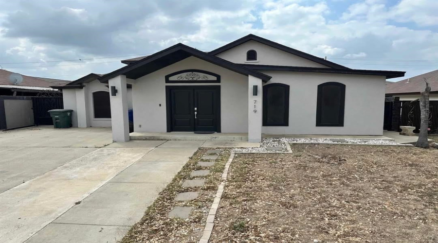 719 Oleander St, Laredo, Texas 78046, 4 Bedrooms Bedrooms, 7 Rooms Rooms,2 BathroomsBathrooms,Residential,For Sale,719 Oleander St,20255151