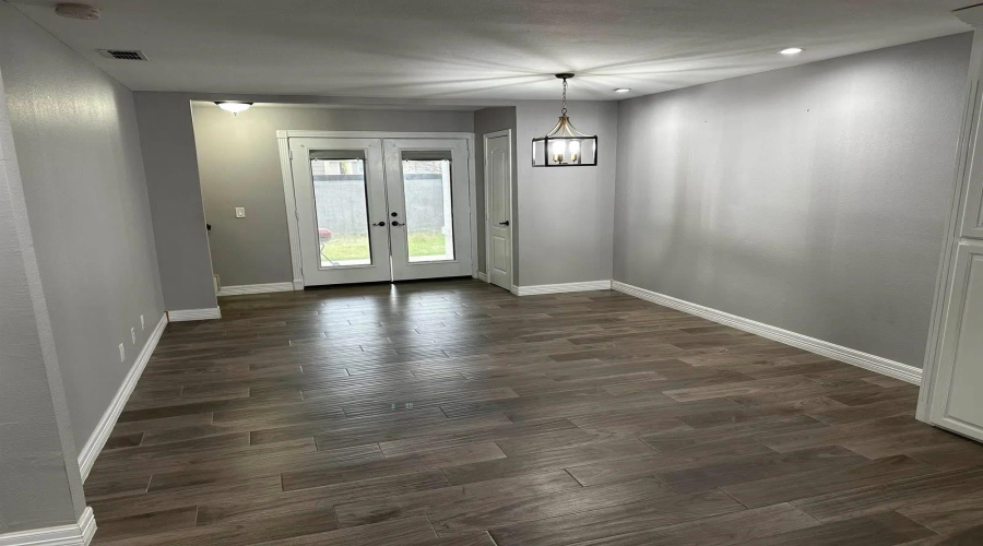 719 Oleander St, Laredo, Texas 78046, 4 Bedrooms Bedrooms, 7 Rooms Rooms,2 BathroomsBathrooms,Residential,For Sale,719 Oleander St,20255151