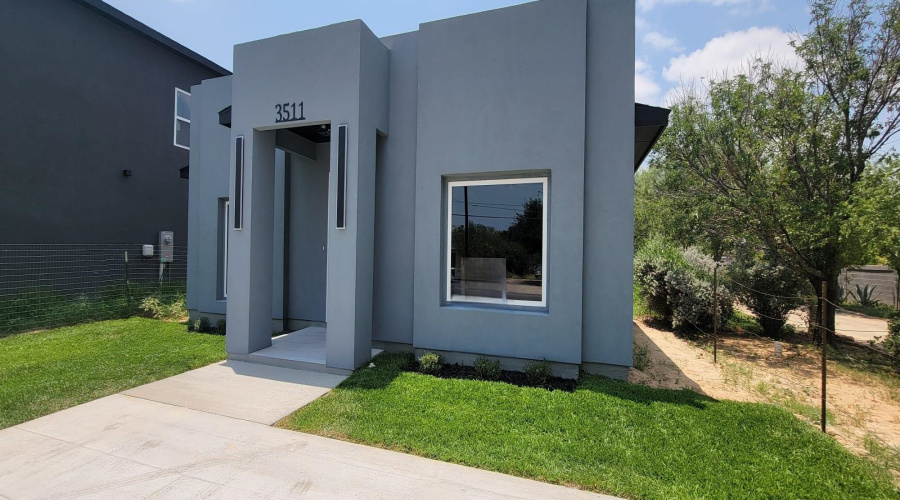 3511 Pine St, Laredo, Texas 78046, 3 Bedrooms Bedrooms, 5 Rooms Rooms,2 BathroomsBathrooms,Residential,For Sale,3511 Pine St,20255152