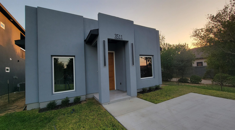 3511 Pine St, Laredo, Texas 78046, 3 Bedrooms Bedrooms, 5 Rooms Rooms,2 BathroomsBathrooms,Residential,For Sale,3511 Pine St,20255152