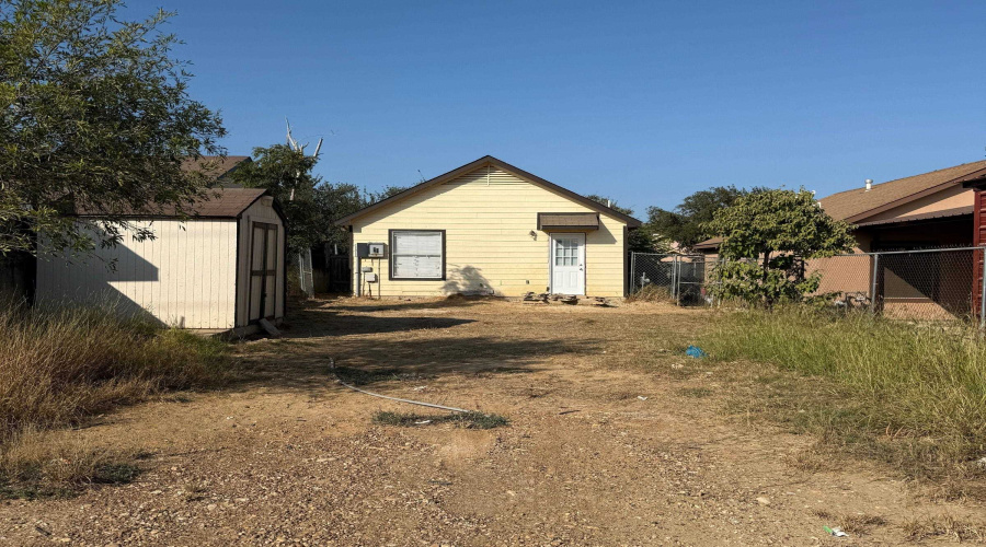 3105 Medio Ct, LAREDO, Texas 78046, 2 Bedrooms Bedrooms, 4 Rooms Rooms,1 BathroomBathrooms,Residential,For Rent,3105 Medio Ct,20255153
