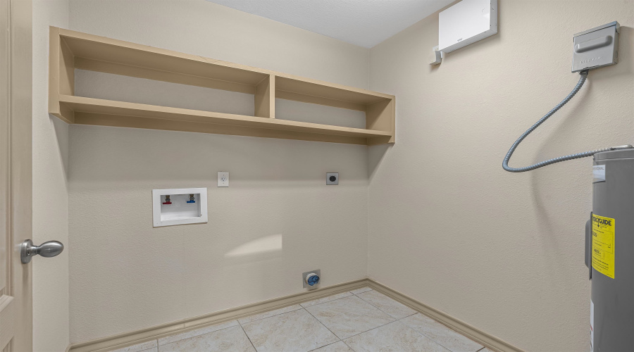 3615 Gregorio Lerma Dr, Laredo, Texas 78046-4073, 3 Bedrooms Bedrooms, 5 Rooms Rooms,2 BathroomsBathrooms,Residential,For Sale,3615 Gregorio Lerma Dr,20255160