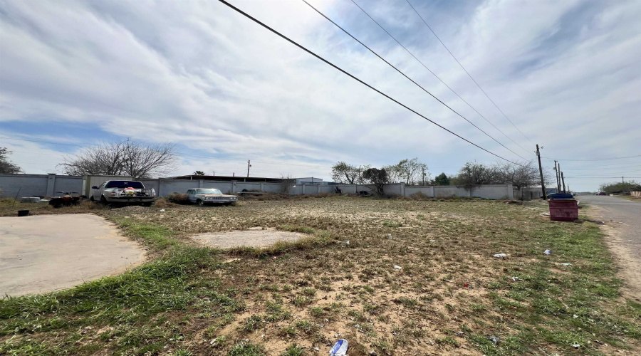 1010 Juarez Ave, Zapata, Texas 78076, 3 Bedrooms Bedrooms, 5 Rooms Rooms,1 BathroomBathrooms,Residential,For Sale,1010 Juarez Ave,20255164