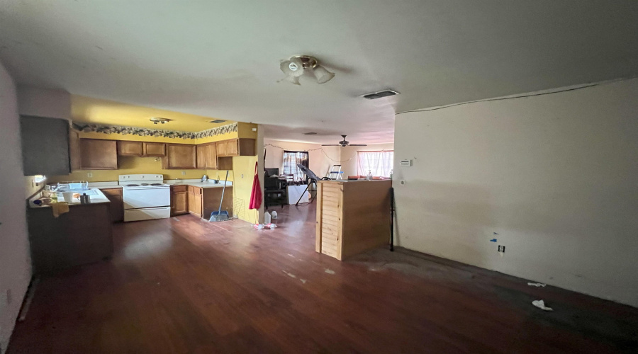 1010 Juarez Ave, Zapata, Texas 78076, 3 Bedrooms Bedrooms, 5 Rooms Rooms,1 BathroomBathrooms,Residential,For Sale,1010 Juarez Ave,20255164