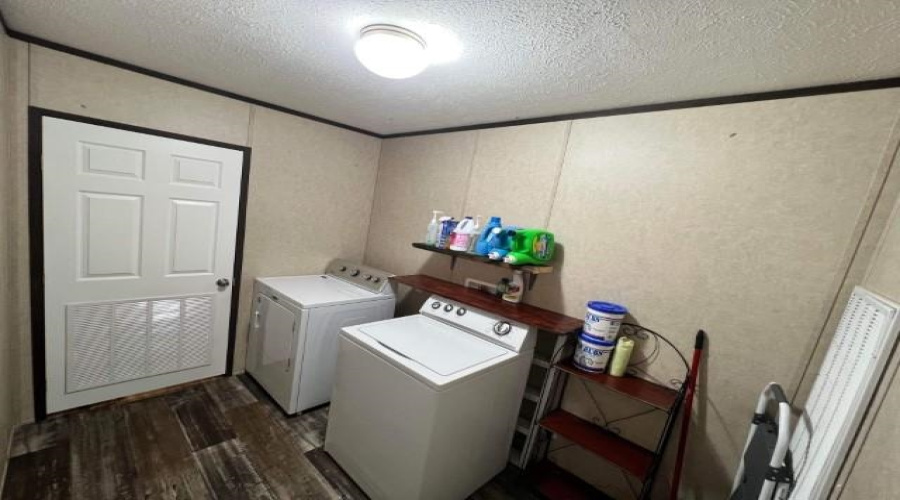 1810 Juarez Ave, Zapata, Texas 78076, 3 Bedrooms Bedrooms, 5 Rooms Rooms,2 BathroomsBathrooms,Residential,For Sale,1810 Juarez Ave,20255169