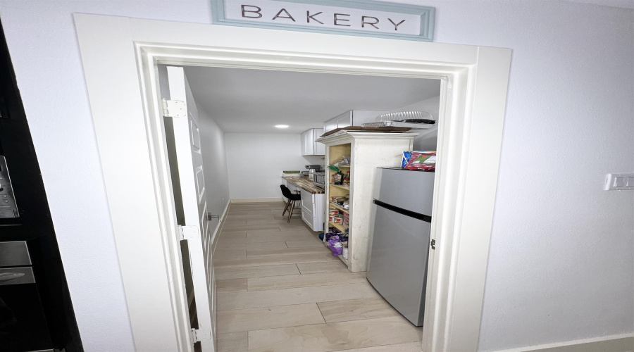 402 St Thomas Dr, Laredo, Texas 78045-0000, 5 Bedrooms Bedrooms, 10 Rooms Rooms,4 BathroomsBathrooms,Residential,For Sale,402 St Thomas Dr,20255170