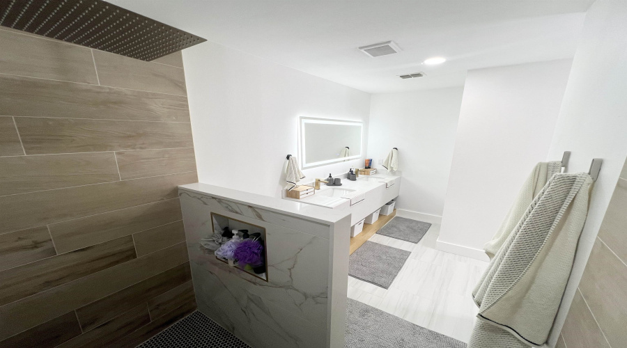 402 St Thomas Dr, Laredo, Texas 78045-0000, 5 Bedrooms Bedrooms, 10 Rooms Rooms,4 BathroomsBathrooms,Residential,For Sale,402 St Thomas Dr,20255170