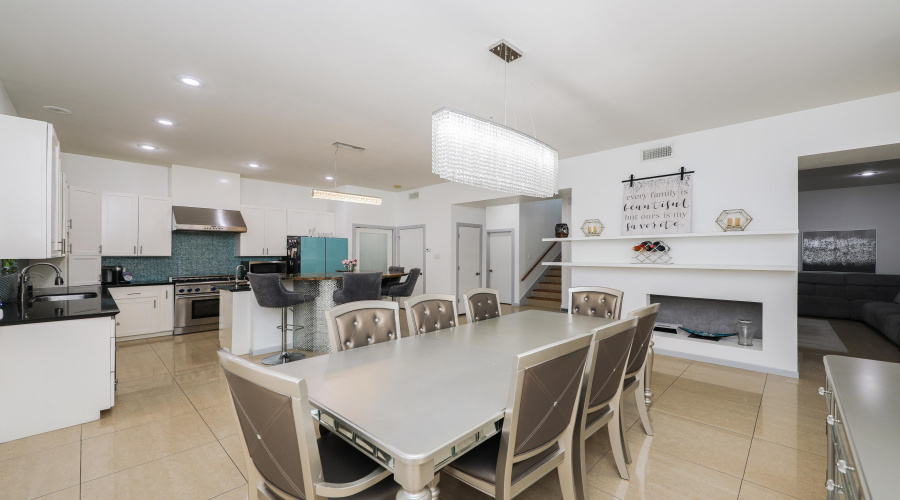 2906 Chaucer Dr, Laredo, Texas 78041, 4 Bedrooms Bedrooms, 7 Rooms Rooms,3 BathroomsBathrooms,Residential,For Sale,2906 Chaucer Dr,20255171