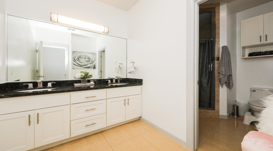 2906 Chaucer Dr, Laredo, Texas 78041, 4 Bedrooms Bedrooms, 7 Rooms Rooms,3 BathroomsBathrooms,Residential,For Sale,2906 Chaucer Dr,20255171