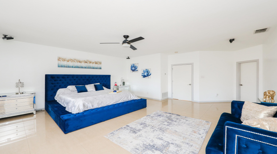 2906 Chaucer Dr, Laredo, Texas 78041, 4 Bedrooms Bedrooms, 7 Rooms Rooms,3 BathroomsBathrooms,Residential,For Sale,2906 Chaucer Dr,20255171