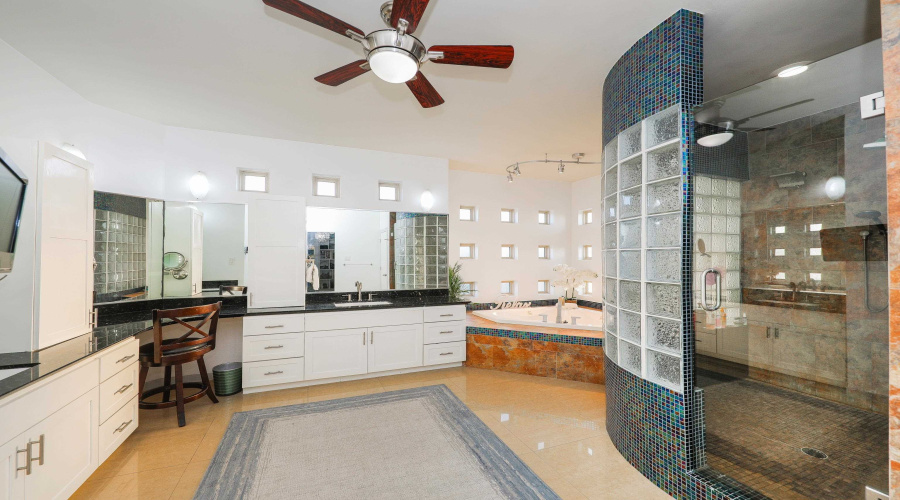 2906 Chaucer Dr, Laredo, Texas 78041, 4 Bedrooms Bedrooms, 7 Rooms Rooms,3 BathroomsBathrooms,Residential,For Sale,2906 Chaucer Dr,20255171